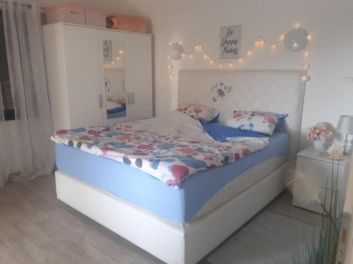 Apartment Lili Lukovo Bagian luar foto